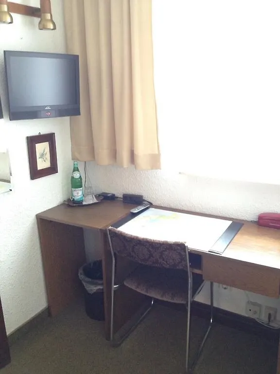 Guesthouse Airminis Duesseldorf Germany